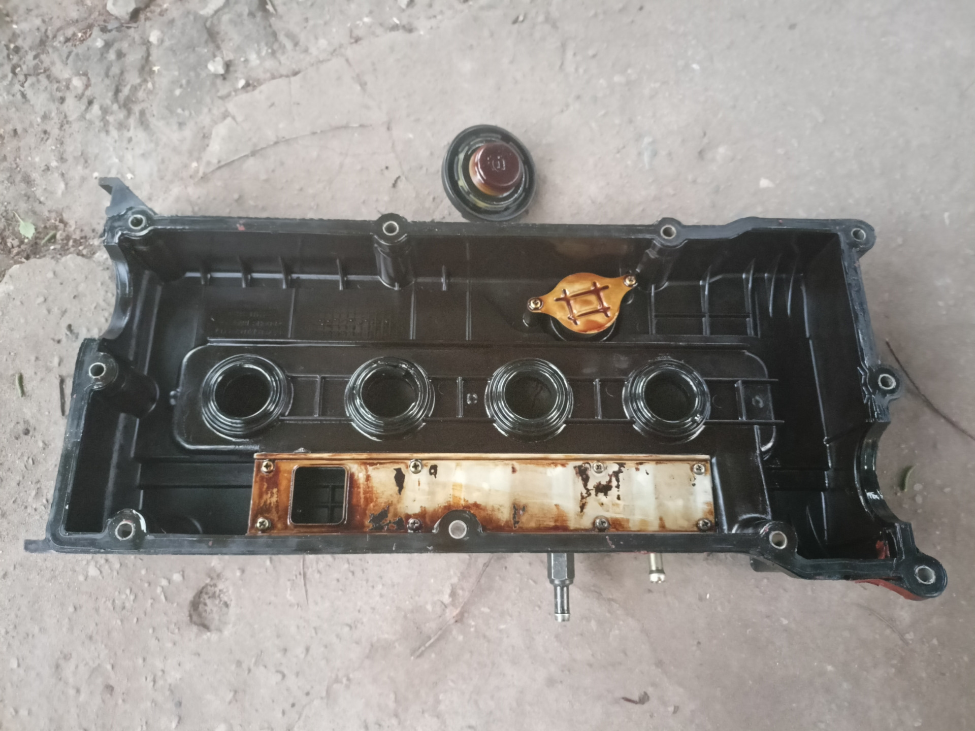 Клапанная крышка 1.6 оригинал — Hyundai Elantra (3G), 1,6 л, 2002 года ...