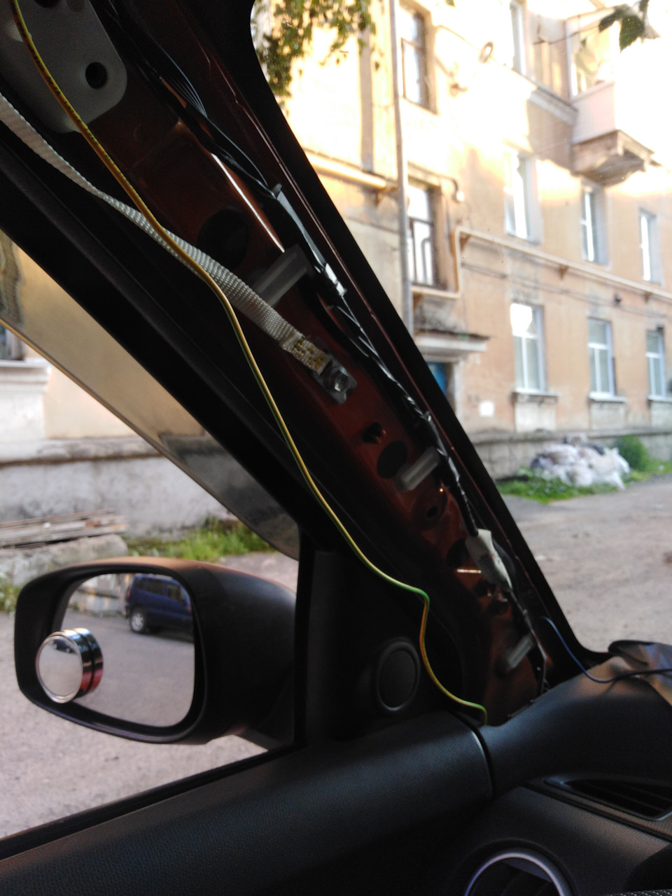 Подключение видеорегистратора к плафону освещения — Suzuki Swift (2G ...