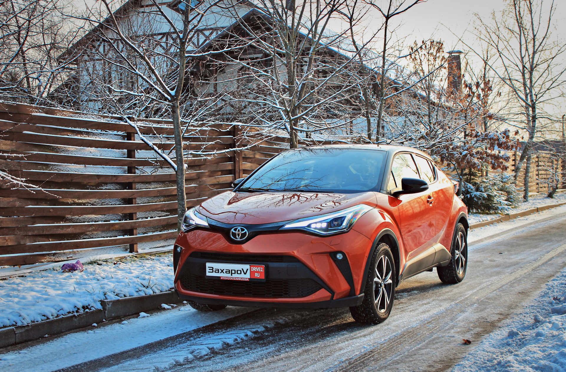 Toyota c-HR, 2.0 Л., 2018. Тойота c-HR реклама. Toyota c-HR hot. Toyota c-HR видеорегистратор.