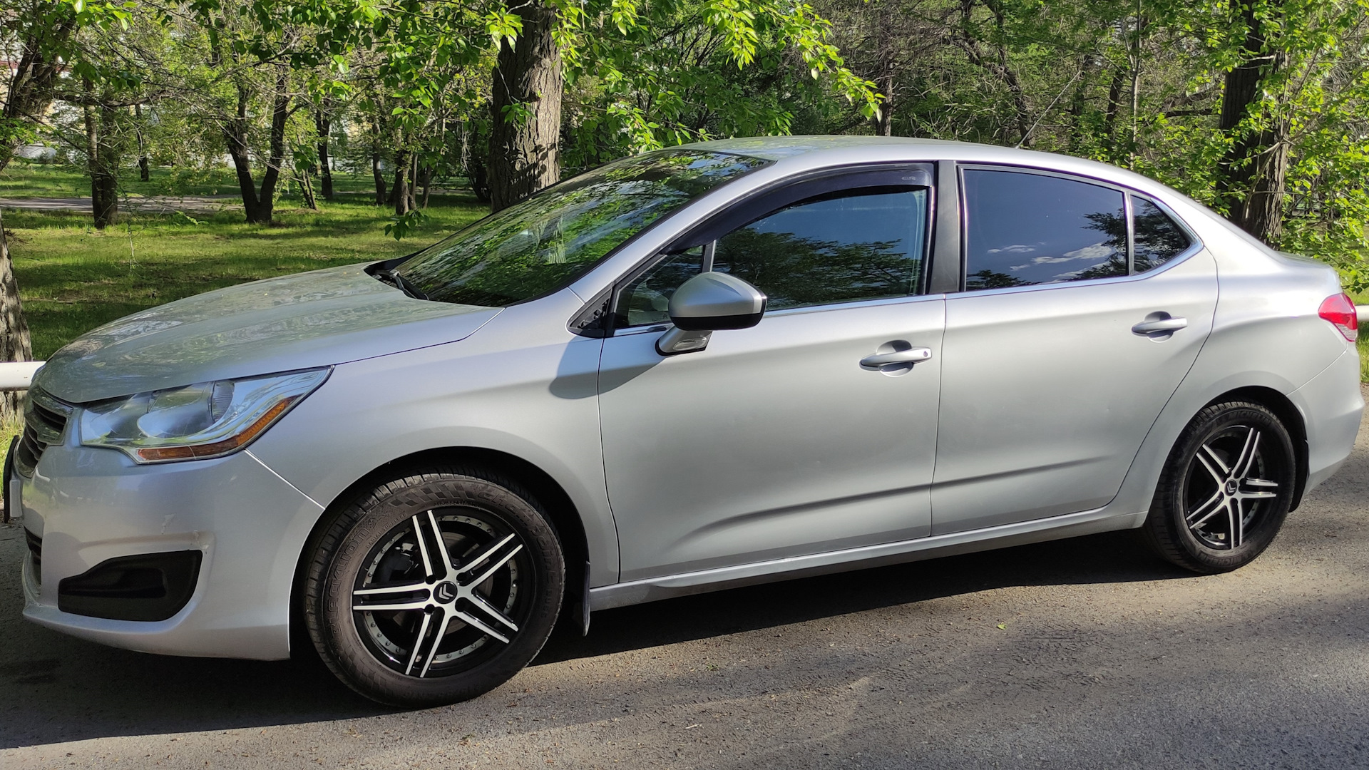 Citroen C4 L 1.6 бензиновый 2013 | Серебристая ёлка) на DRIVE2