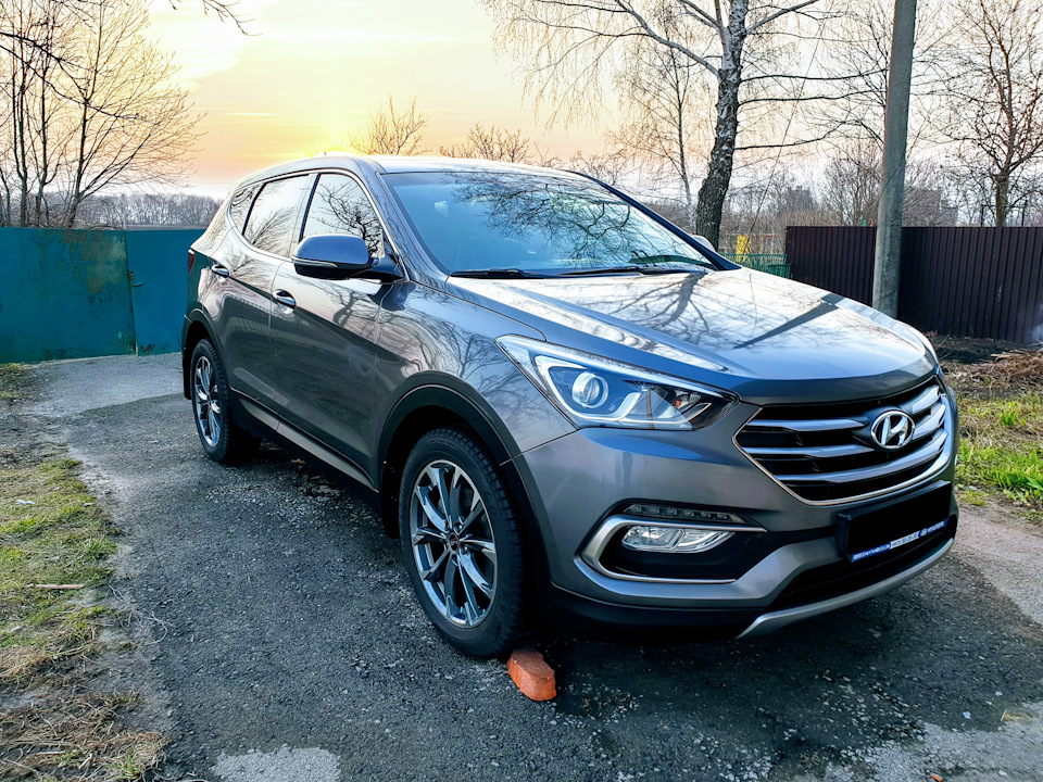 Hyundai santa fe 17 год. Хендай Санта Фе 2016. Hyundai Санта Фе 2016. Hyundai Santa Fe 2016 2.2. Хендай Санта Фе 2016 дизель 2.2.