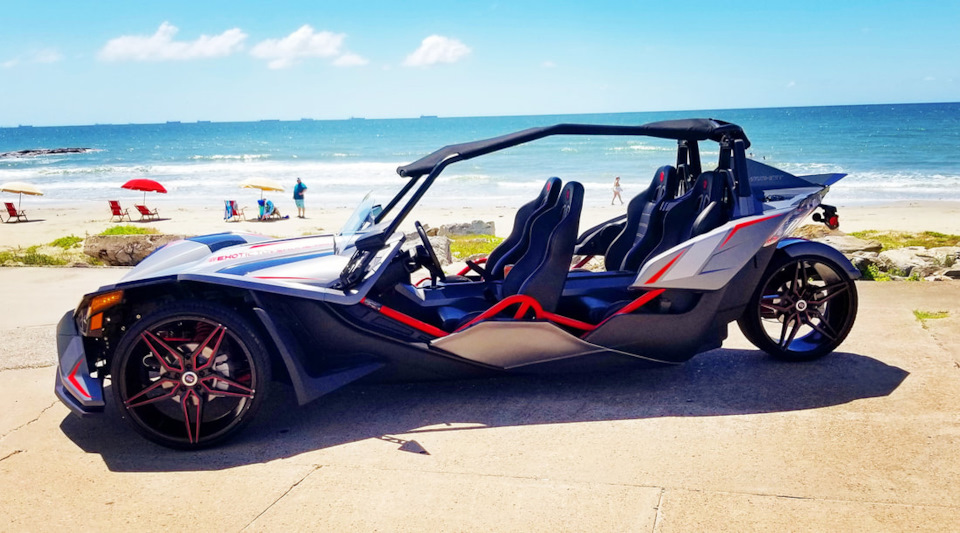 Slingshot машина 3 колеса