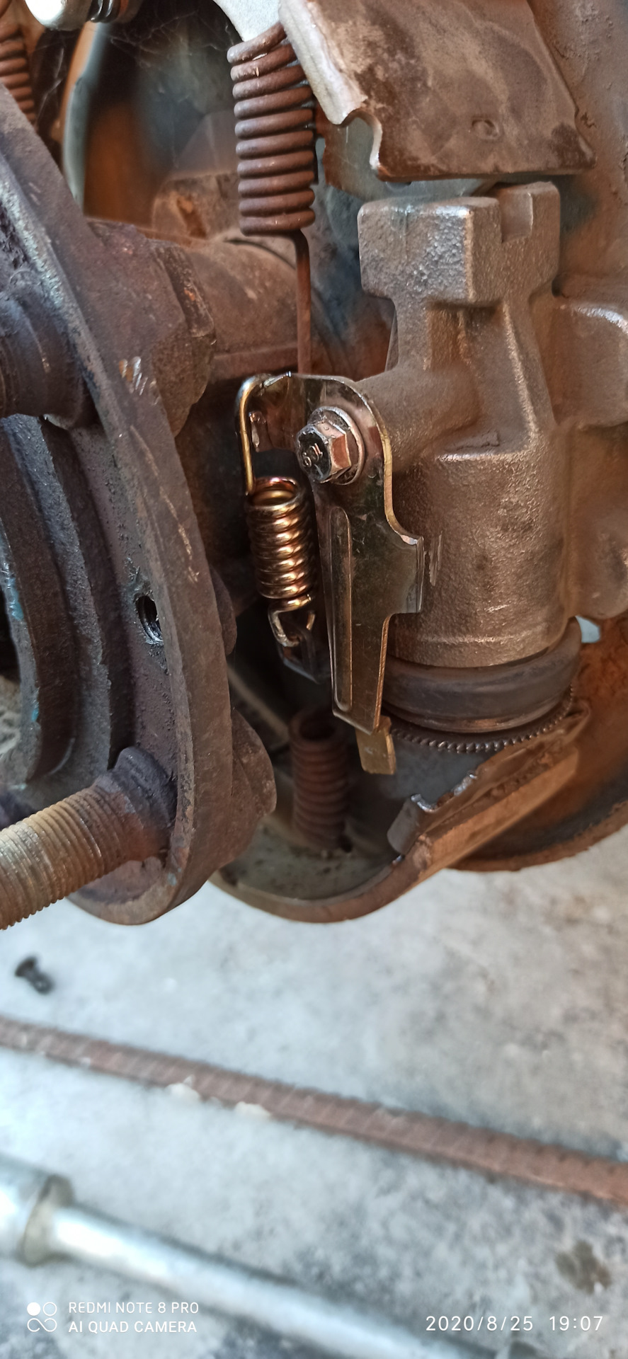 механизм разведения колодок