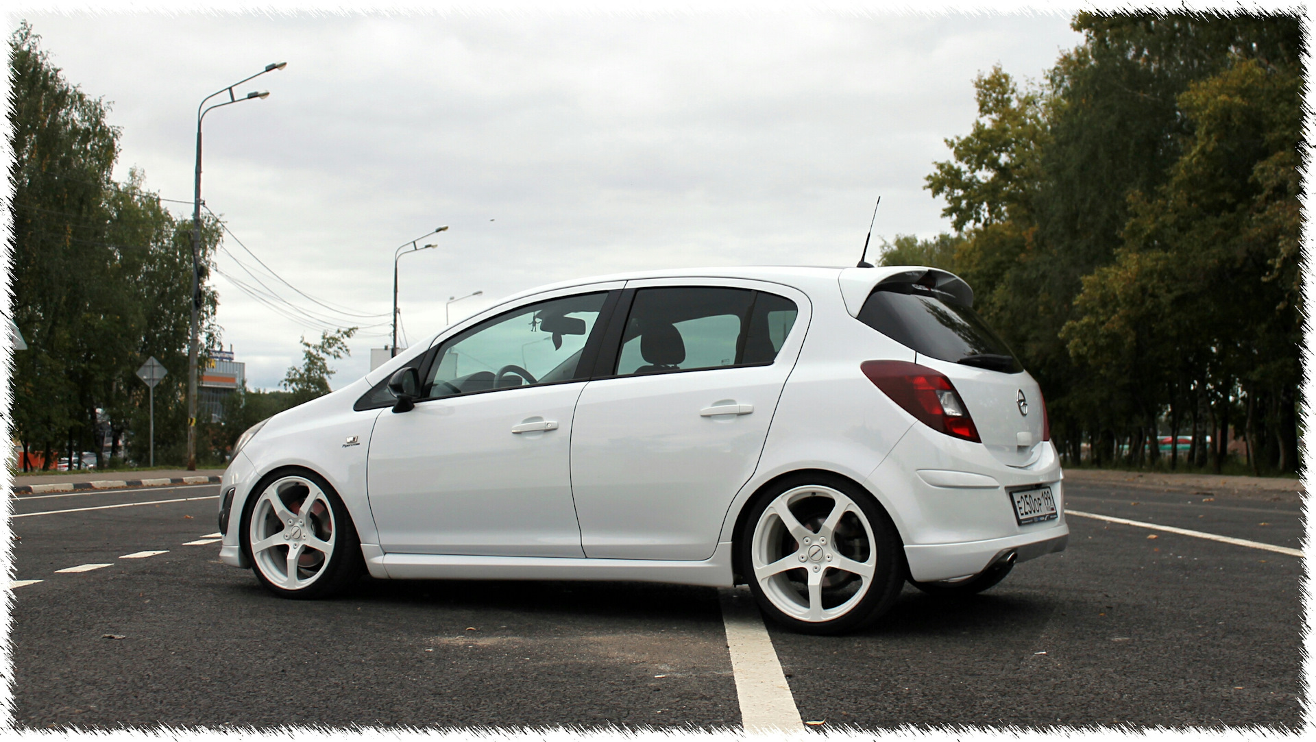 Opel Corsa 2007 stance