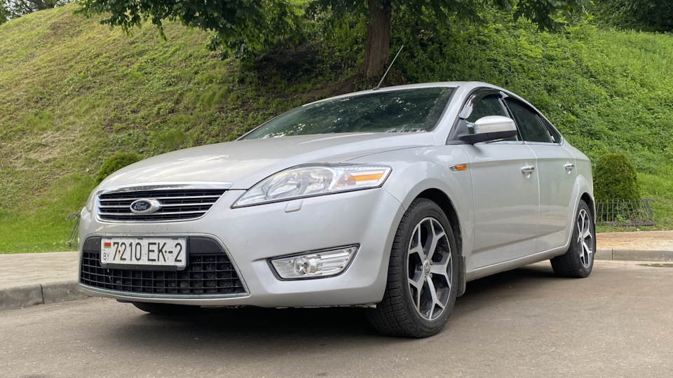 Ford Mondeo «Silver Stardust»