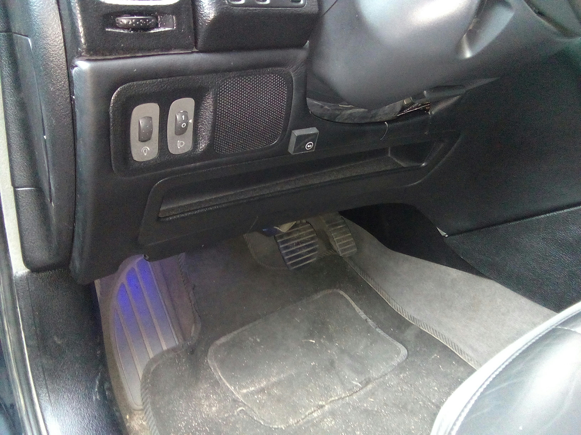 Перетяжка торпеды — Renault Laguna II, 1,8 л, 2002 года | своими руками ...