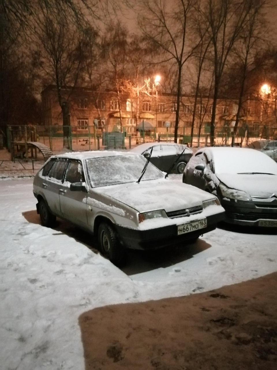 Первый снег и встреча в потоке машины с такими же номерами) — Lada 21093,  1,5 л, 2001 года | просто так | DRIVE2