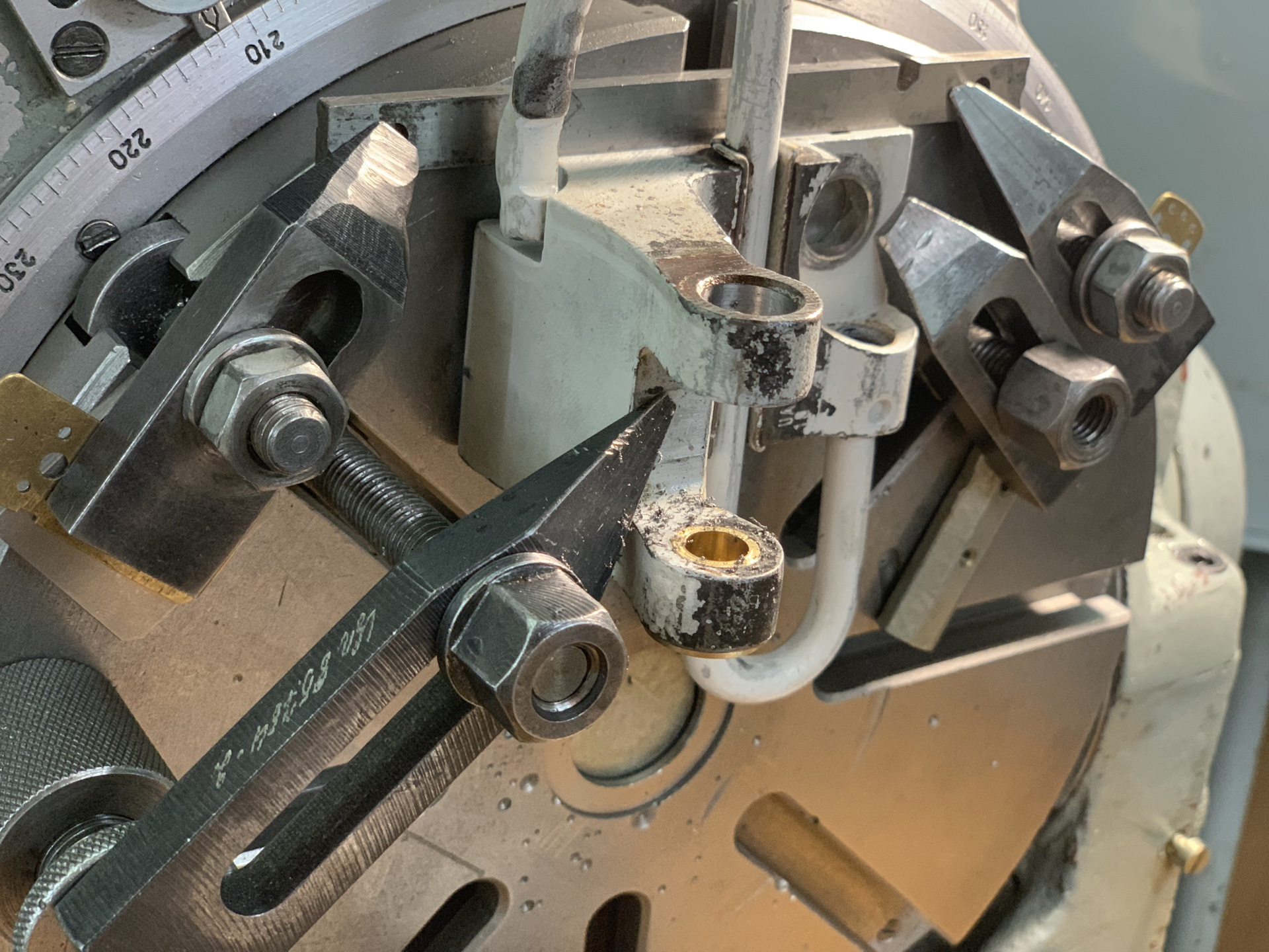 Восстановление петель двери — Volkswagen Golf Mk6, 1,6 л, 2011 года ...