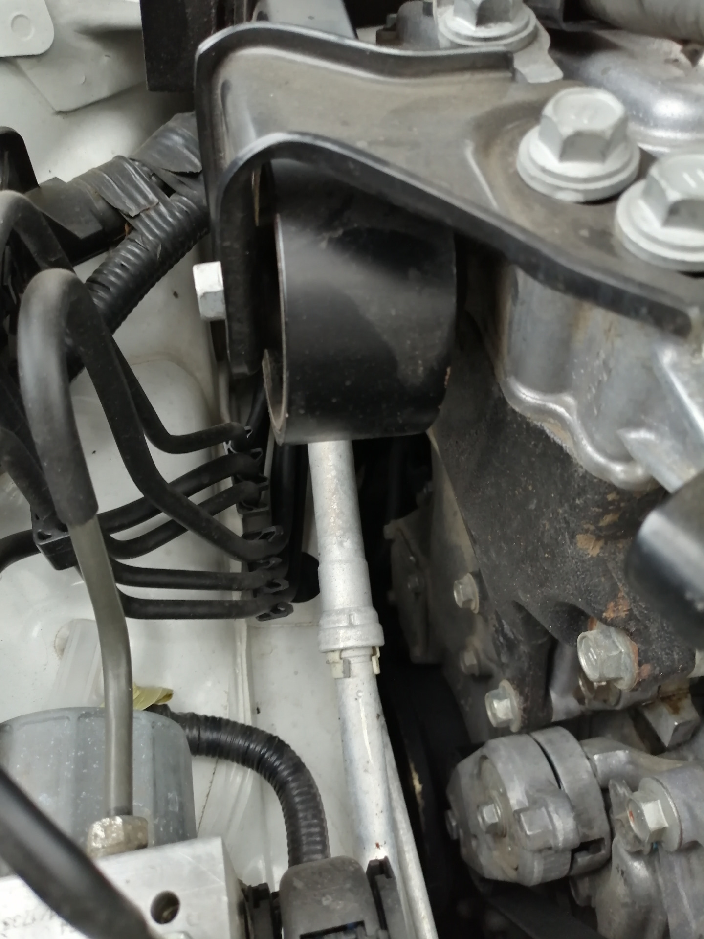 Продольная тяга мотора, щетки стеклоочистителя — Toyota Camry (XV50), 2 ...