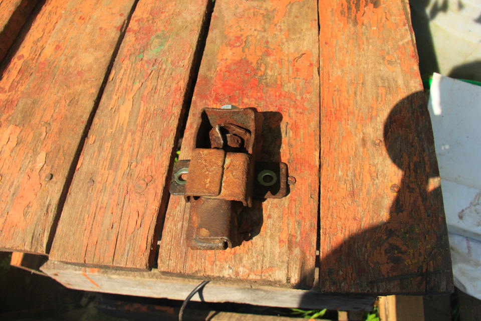 gqAAAgBUS A 960 Как крепится запаска на ларгусе