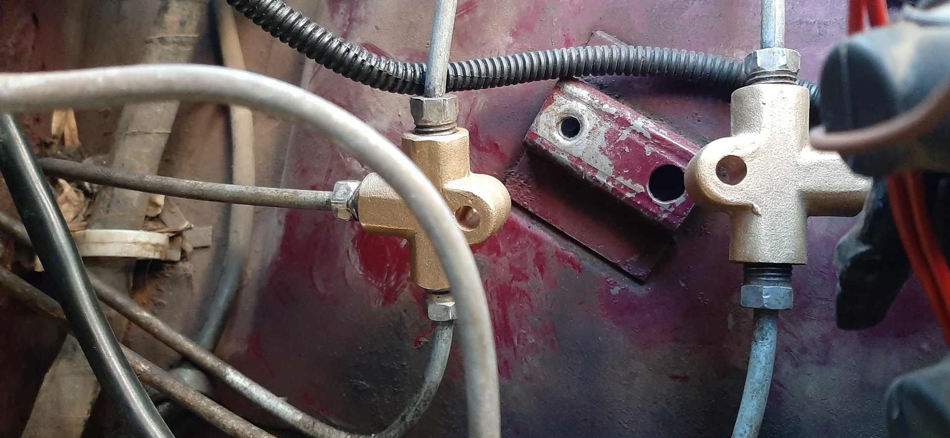 Греется левое переднее колесо ИЖ 2126 + вибрация при торможении. — ИЖ ...