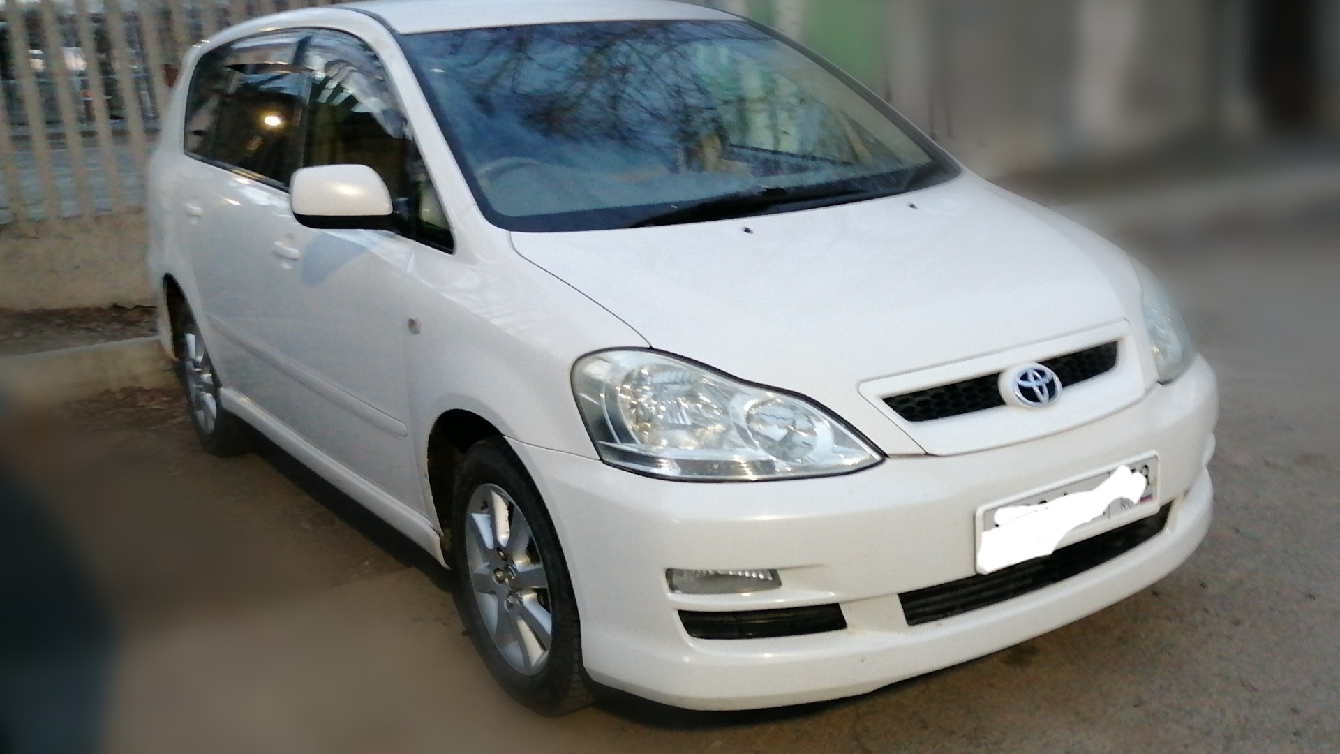 Toyota Ipsum (21) 2.4 бензиновый 2004 | на DRIVE2