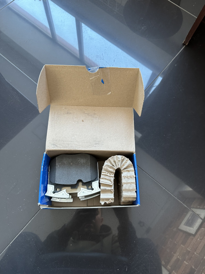 тормозные колодки ATE CERAMIC для BMW G30 на BMW 5 series (G30). | 44 ...