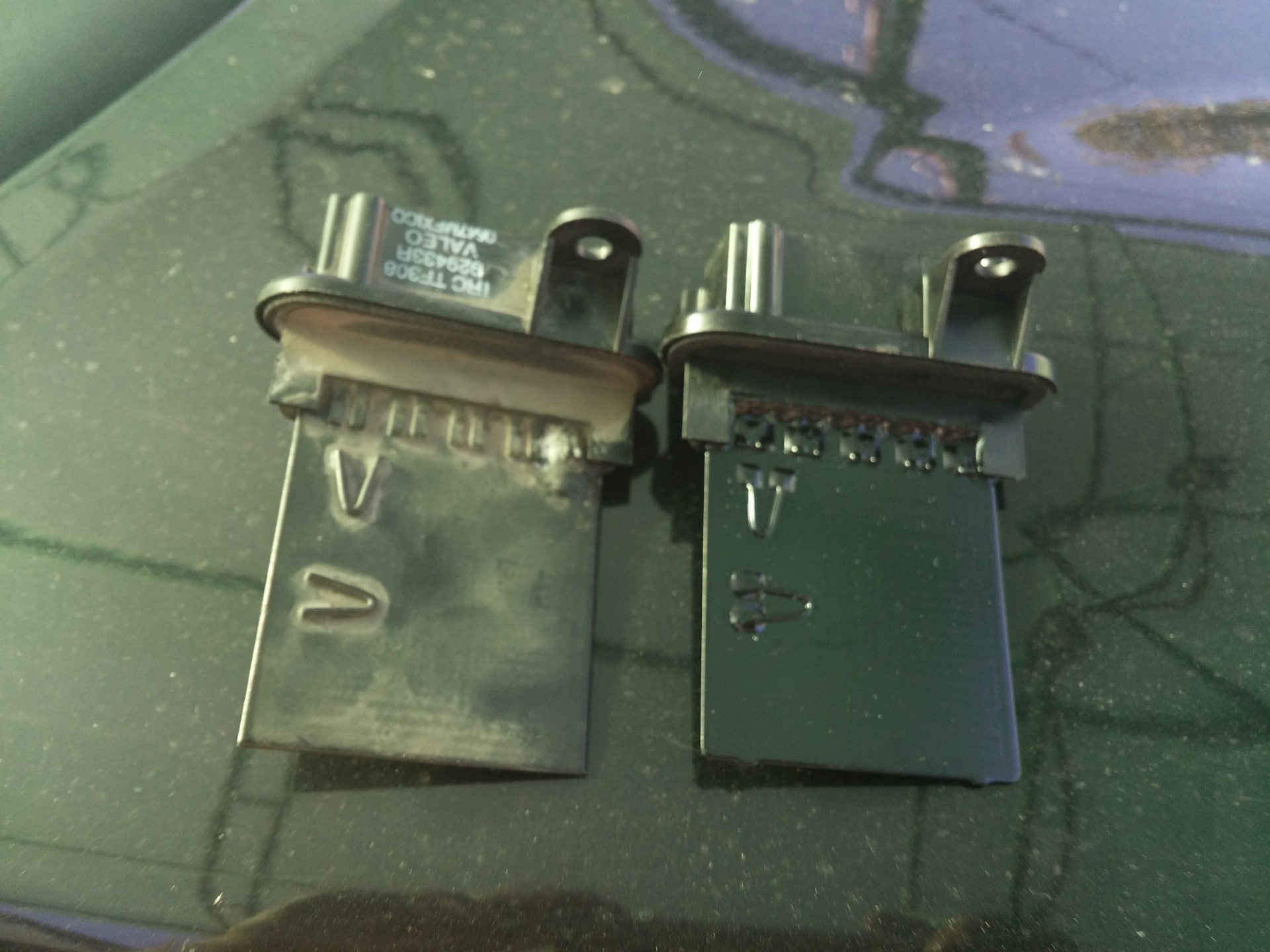 Термопредохранитель печки шкода фабия 1. Блок сопротивление печки. Megane 1 резистор печки. Блок сопротивление печки. Резистор вентилятора отопителя ваз 2110.