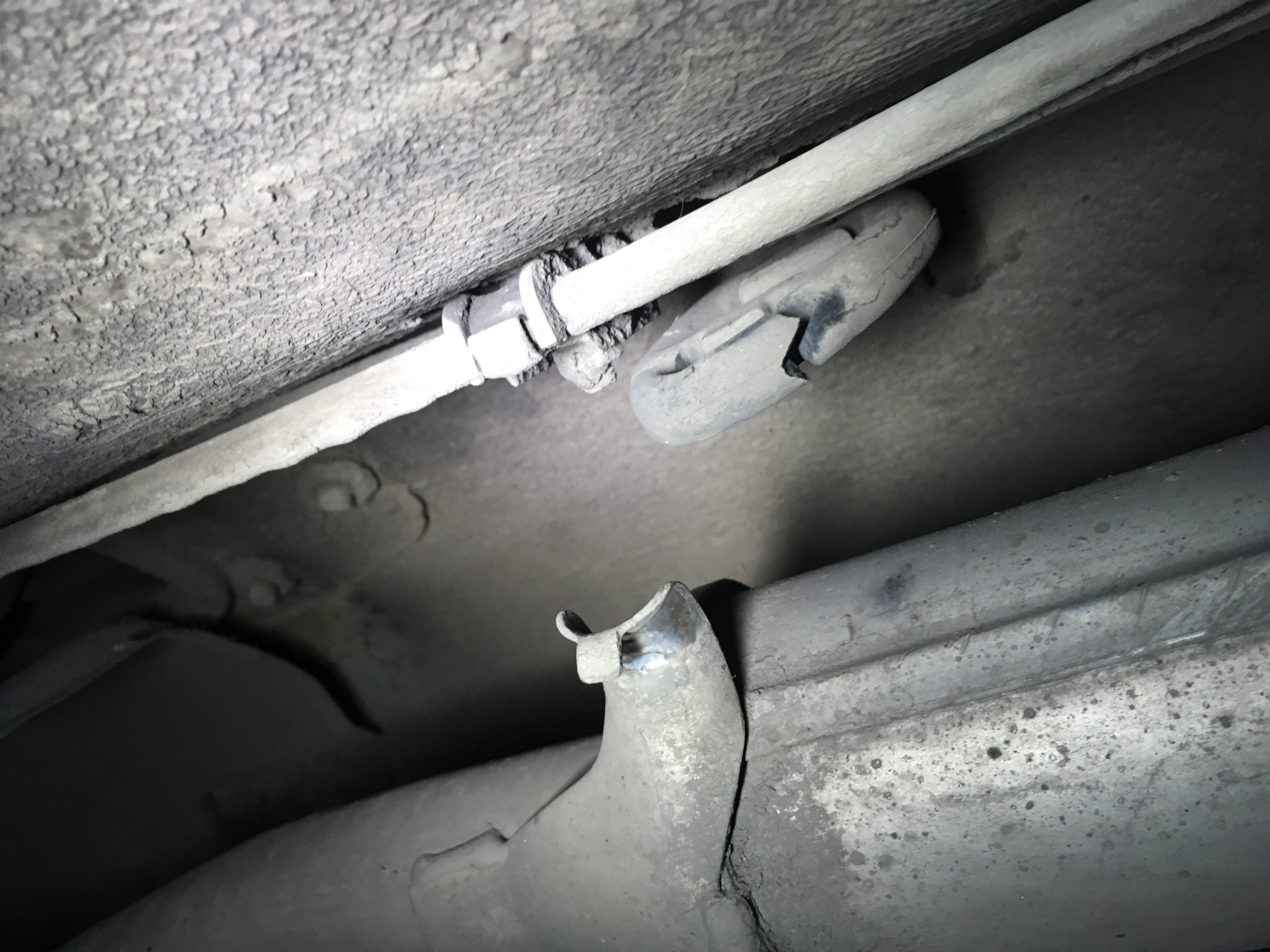 Замена приемной трубы — Lada 2113, 1,5 л, 2004 года | поломка | DRIVE2