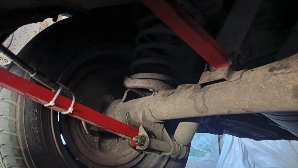 Реактивные тяги. Страх и ненависть дифференциала. — Lada 2106, 1,6 л ...