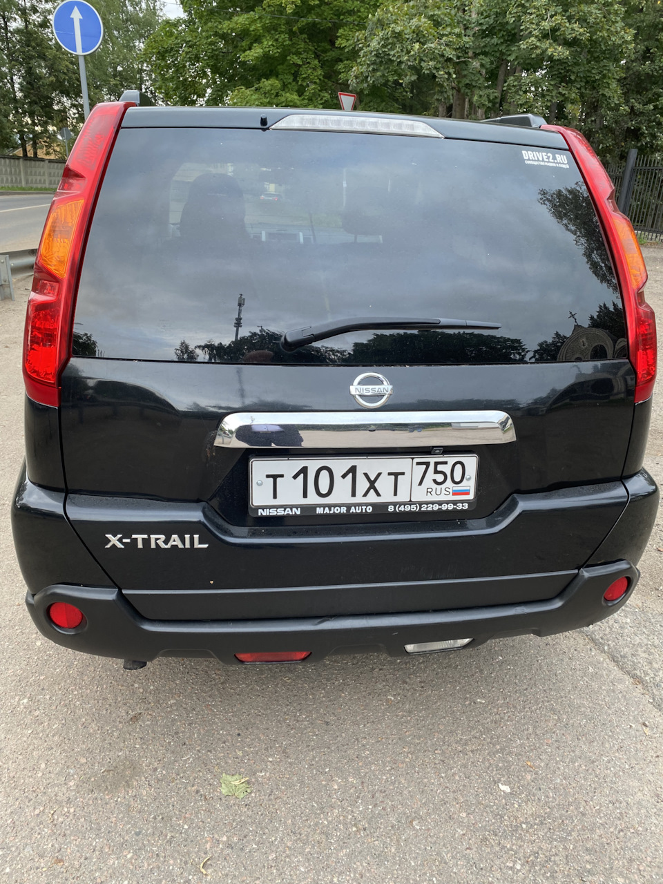 Окрас двери багажника и установка спойлера — Nissan X-Trail II (t31), 2 ...