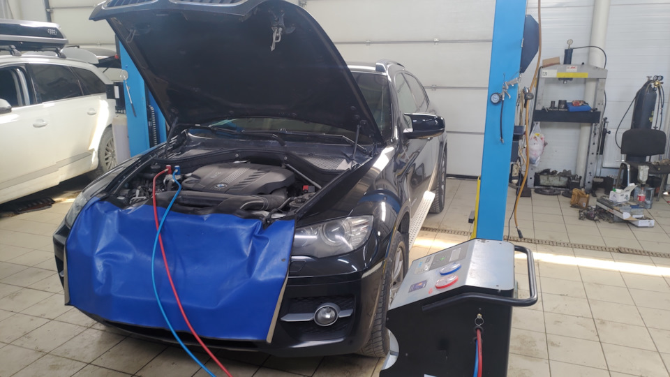 Заправил кондиционер — BMW X6 (E71/E72), 3 л, 2010 года | визит на ...