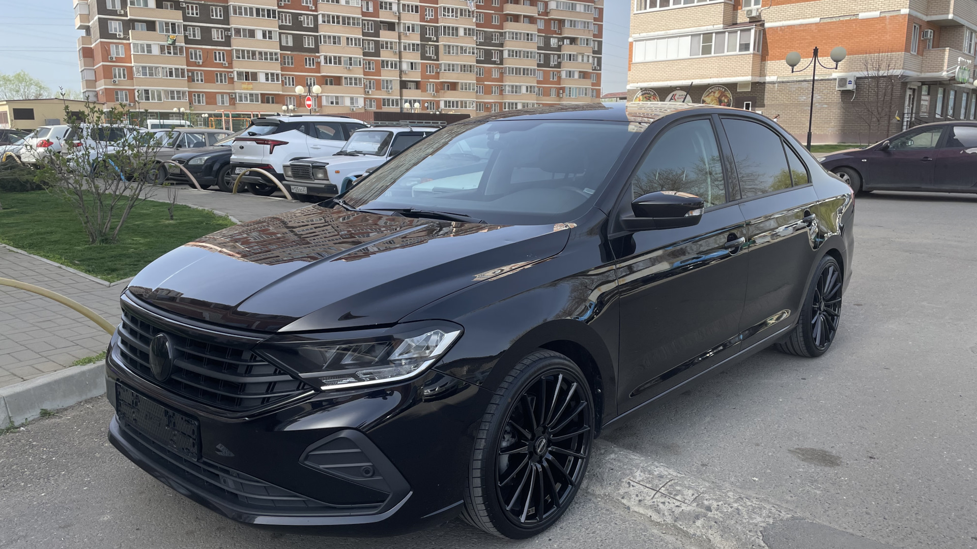 Volkswagen Polo liftback 1.6 бензиновый 2021 | Total black на DRIVE2