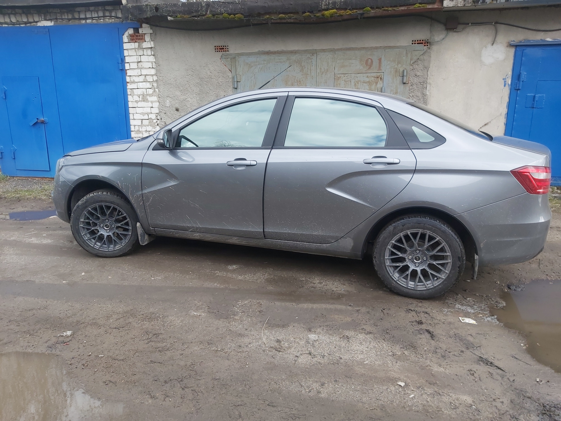 защитные накладки на арки колес — Lada Vesta, 1,6 л, 2019 года | аксессуары  | DRIVE2