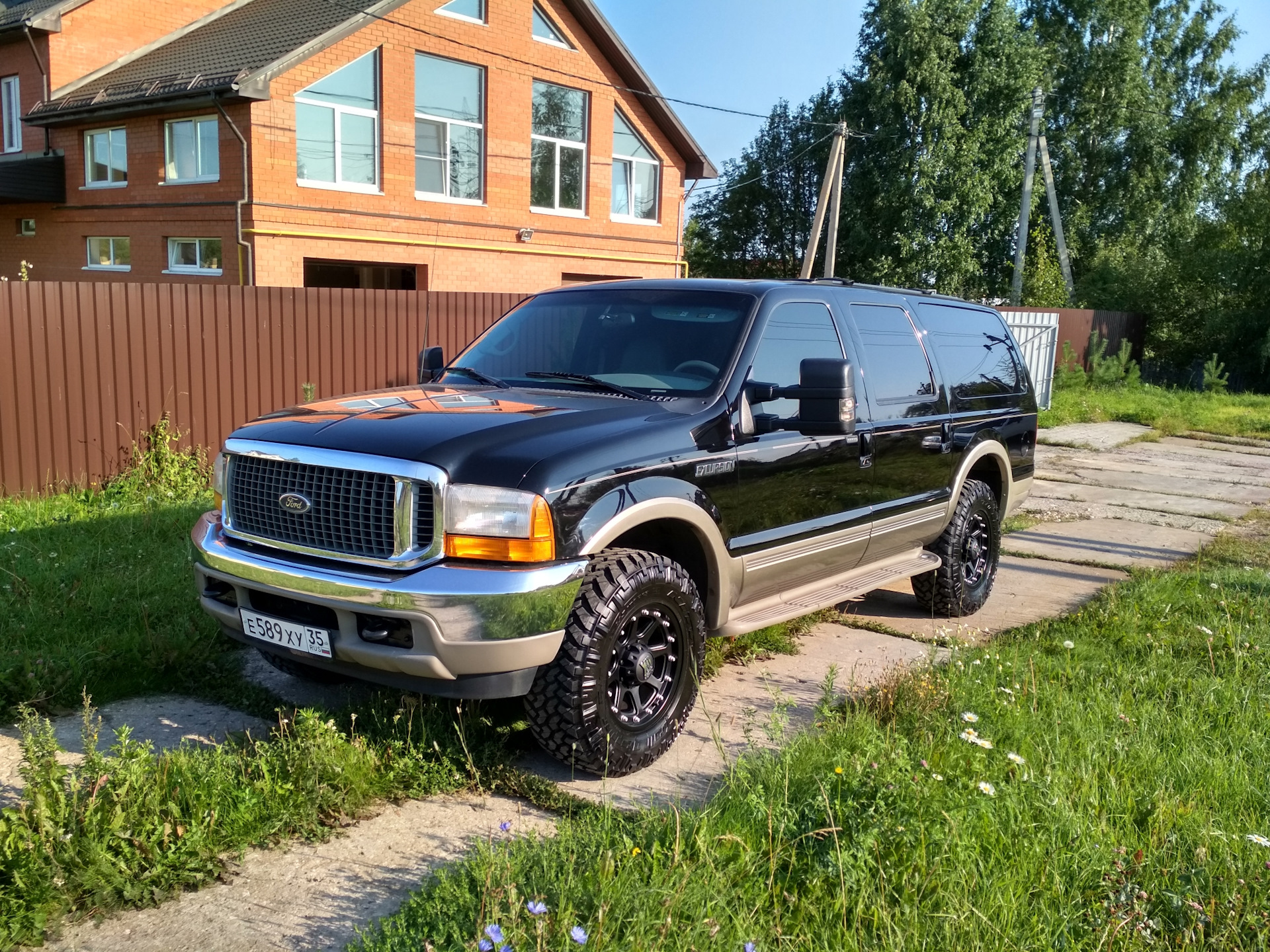 Ford Excursion 2005