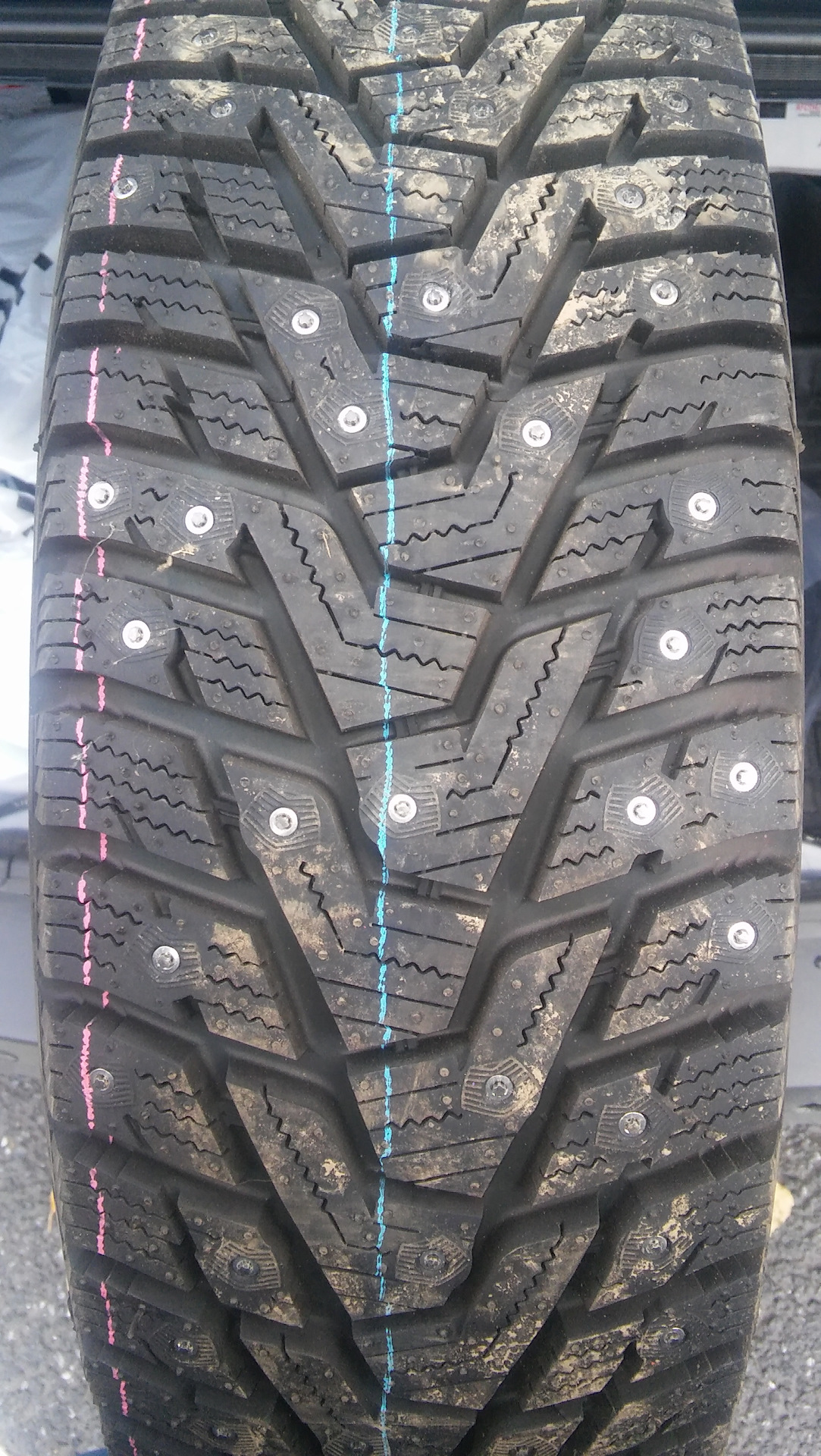 Ханкук 429 отзывы. Hankook Winter i Pike 185/70r14. Ханкук Винтер ай Пайк. Hankook w429 i Pike rs2 тест. 245/40 R18 97t Hankook w429.