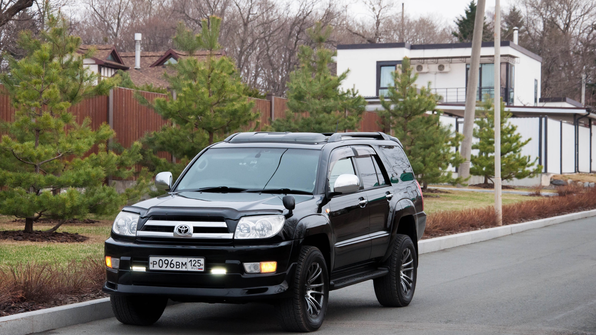 Hilux Surf 215. Хайлюкс Сурф 185. Тойота Хайлюкс 3 поколения. Форанер 215.