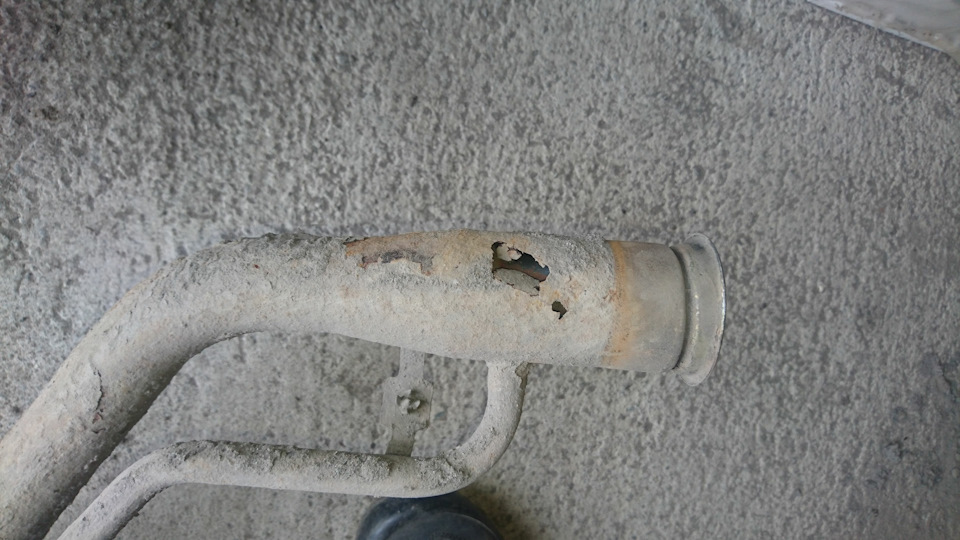 Самая верхняя точка. И потёков нет и запах есть и грязь в бак… — Honda Stepwgn (1G)