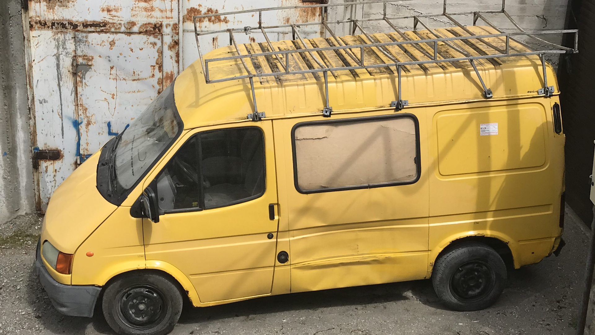 Ford Transit (5G) 2.5 дизельный 1998 | коротыш, средняя крыша на DRIVE2