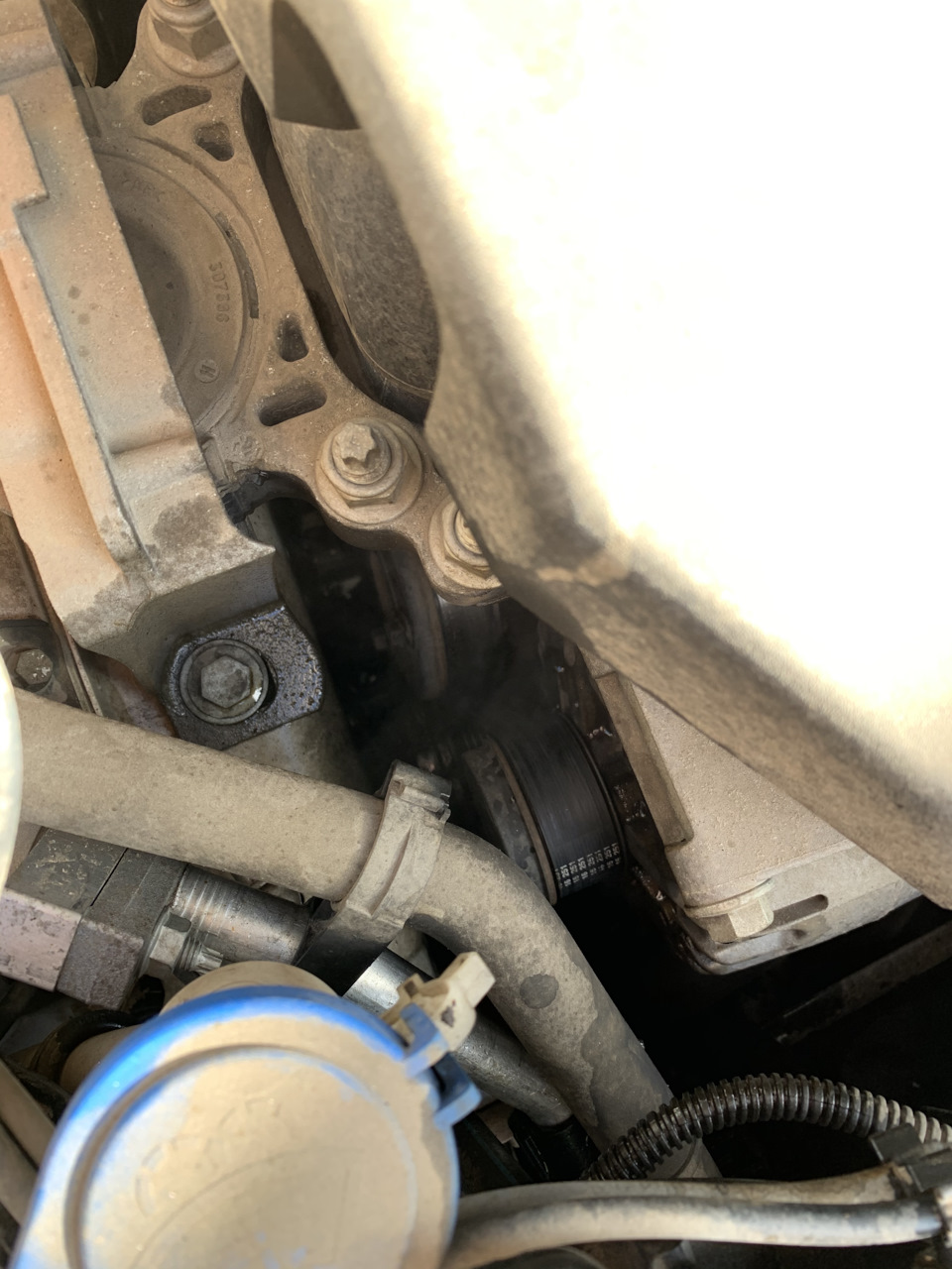 0 бензин. Замена помпы ford focus 1. Помпа для ремня грм ford focus 3. Помпа фокус 3 замена. 6 помпа оригинал.