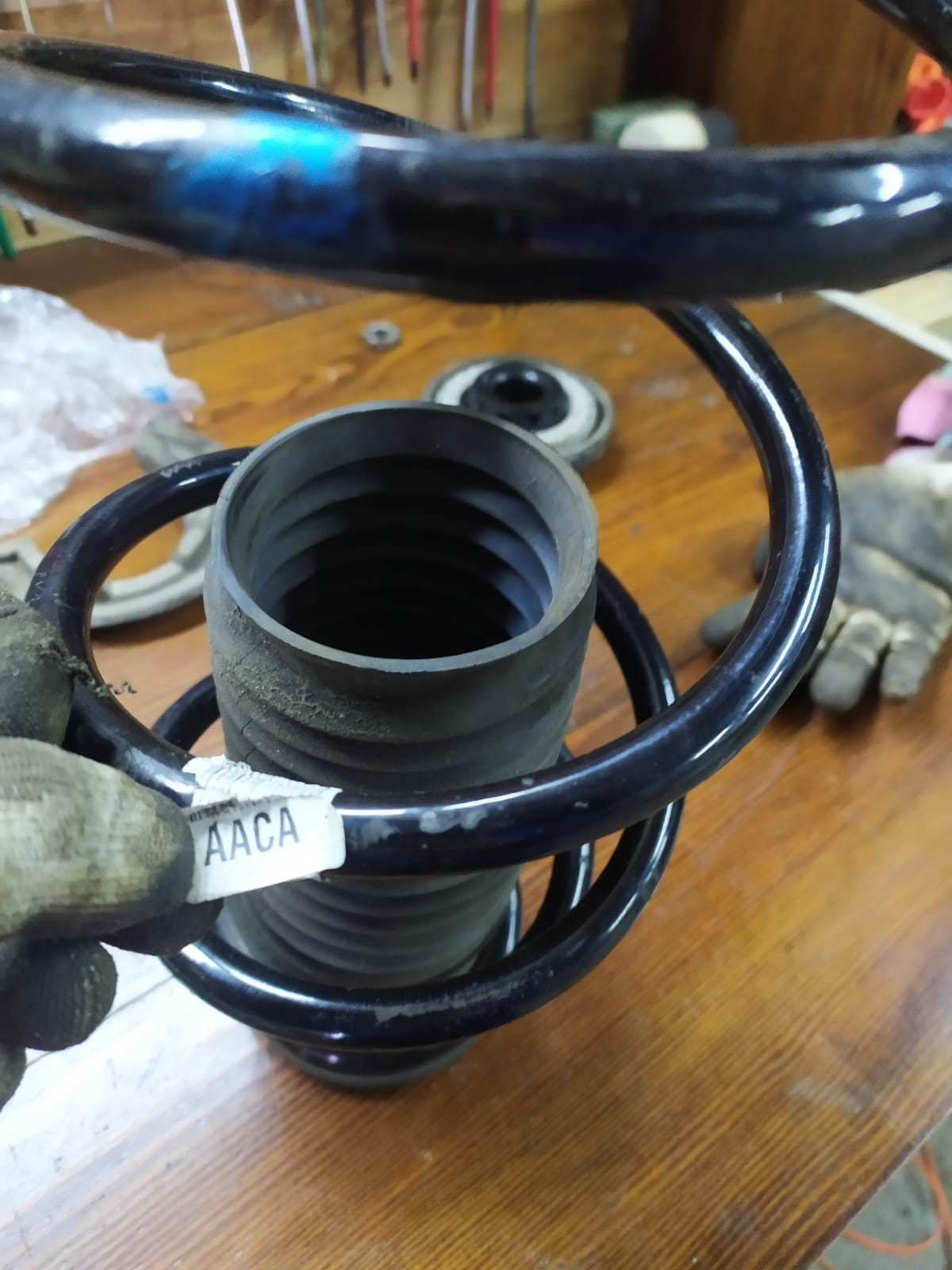 Замена пружины стойки амортизатора — Opel Astra J, 1,4 л, 2011 года ...