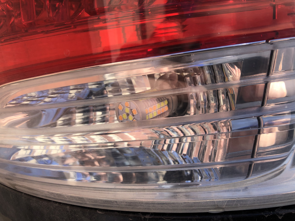 Диоды в поворотники как «ЗАДНИЙ ХОД» — Toyota Avensis III, 1,8 л, 2010 ...