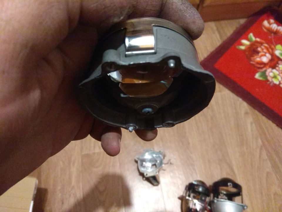 Полезная Информация. Разбор противотуманной фары. Сравнение линз ...