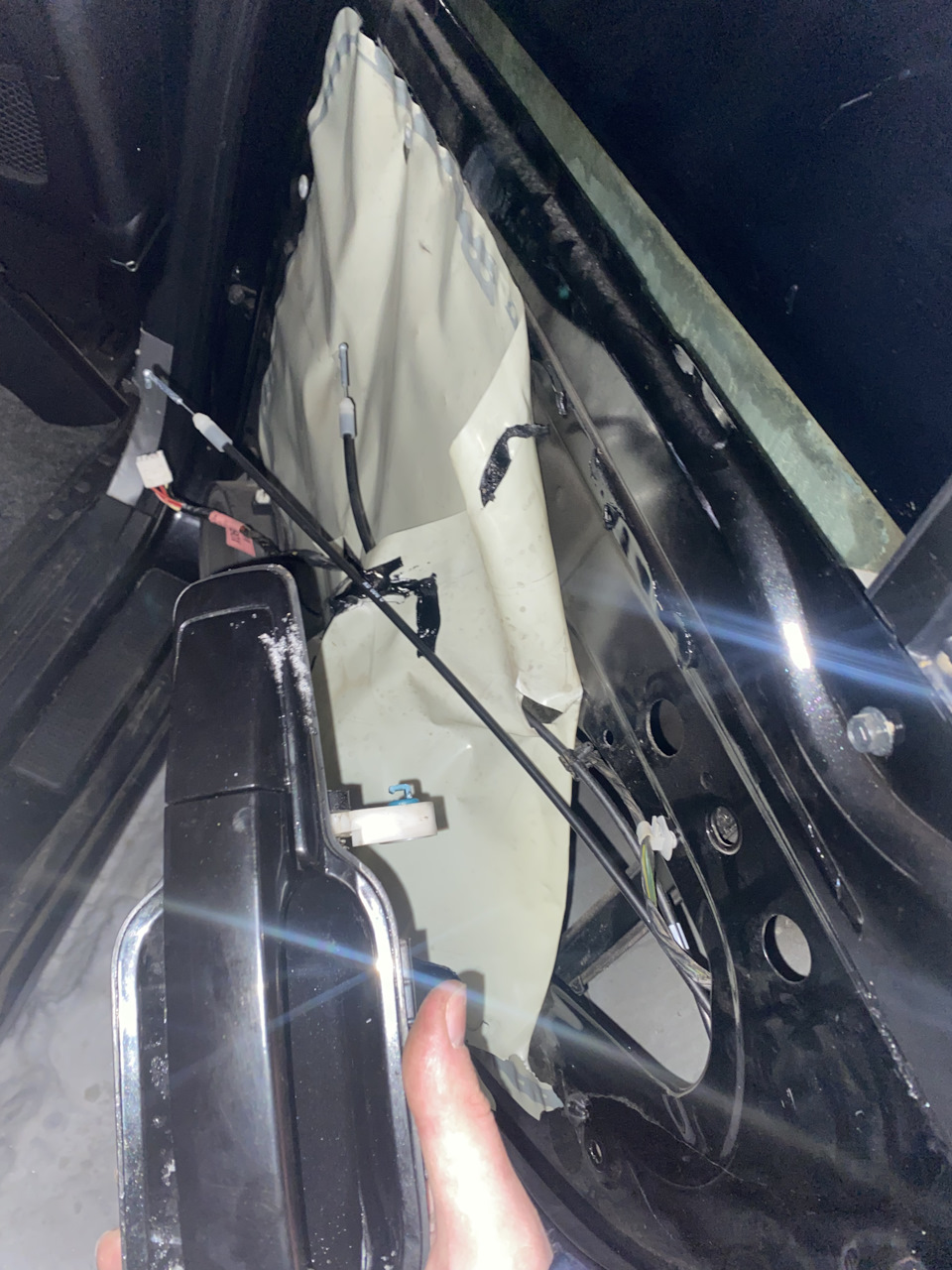 трос электропривода сдвижной двери мерседес. замена тросика сдвижной двери. трос сдвижной двери каравелла т5. трос электропривода двери мазда 5. замена тросика сдвижной двери.