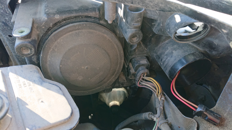 Как поменять лампочку габарита, если ты девочка — Skoda Roomster Scout ...