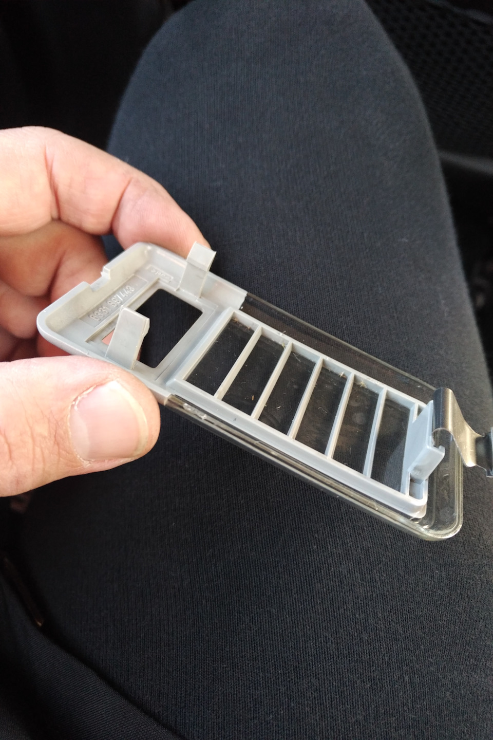 замена лампочки салонного плафона — BMW X3 (E83), 2 л, 2007 года ...