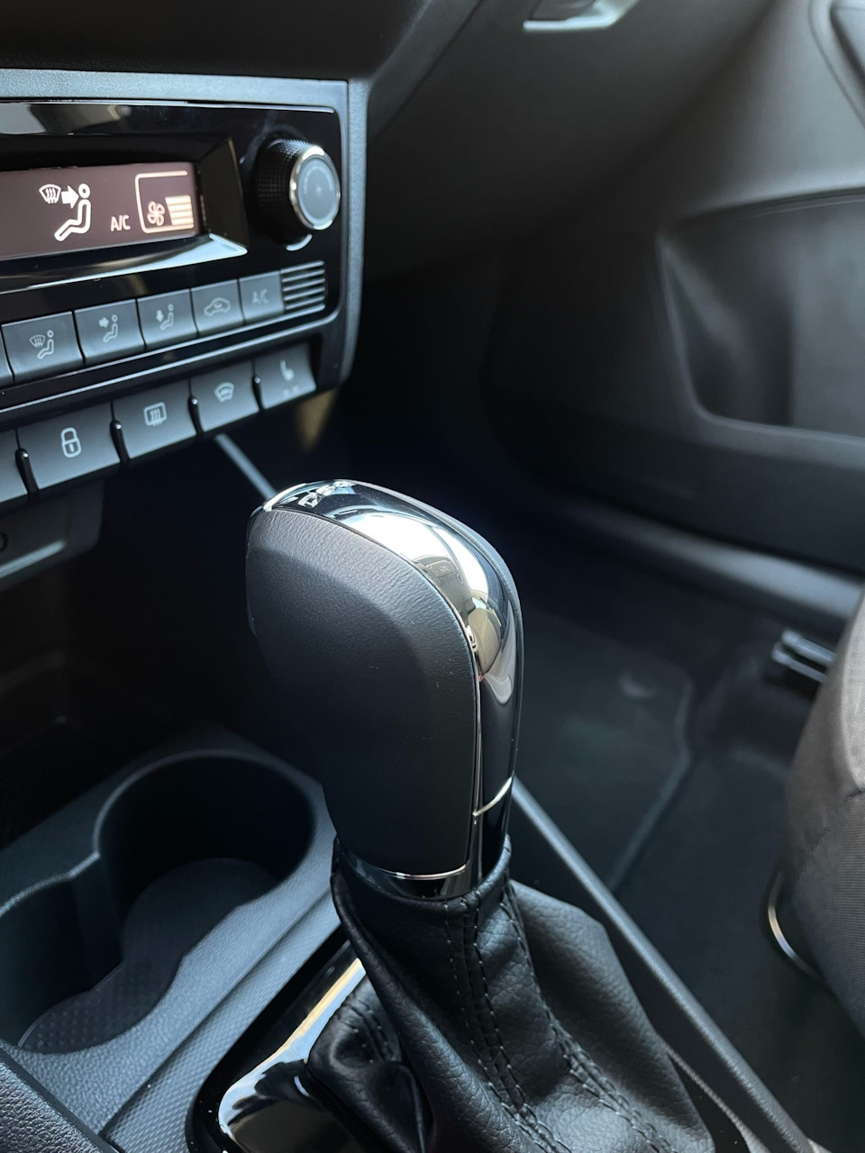Хромированная накладка на селектор КПП DSG — Volkswagen Polo liftback ...