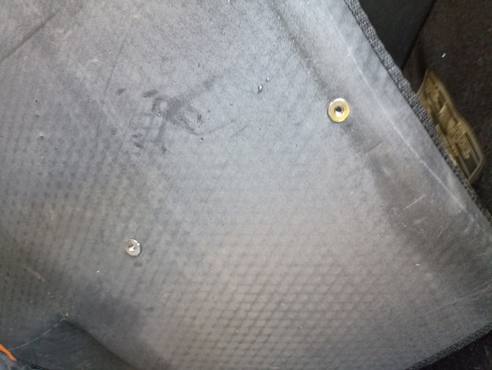 Как установить подпятник на EVA ковры — Chery Tiggo, 1,6 л, 2013 года ...