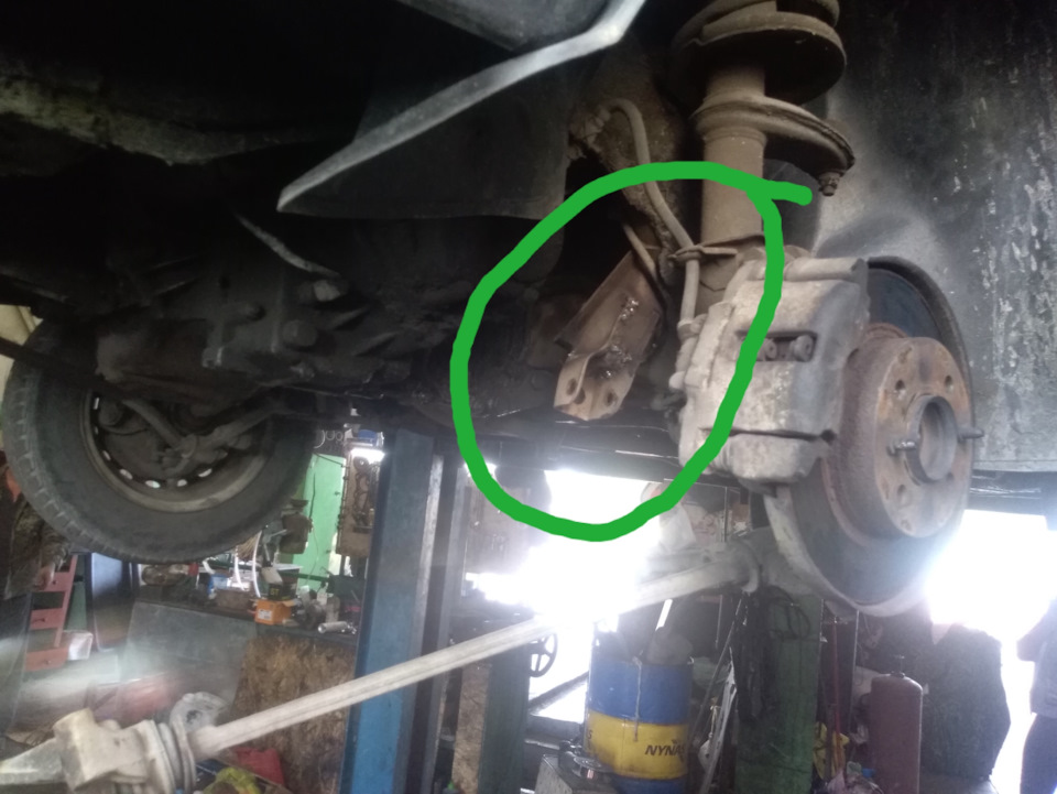 38. Немного сварки. Замена масла в коробке. Замена пыльников гранат ...