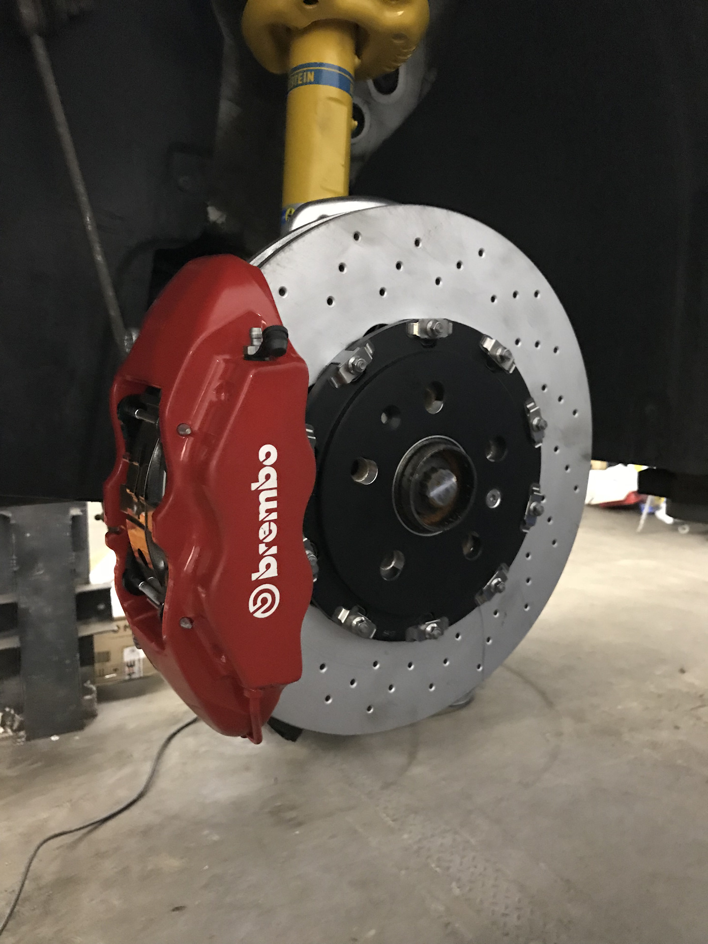 Йети тормоза. Тормоза BREMBO Tiguan. Тормазная система Skoda eti. Брембо колодки на шкоду Кодиак. Тормоза Тигуан 2.