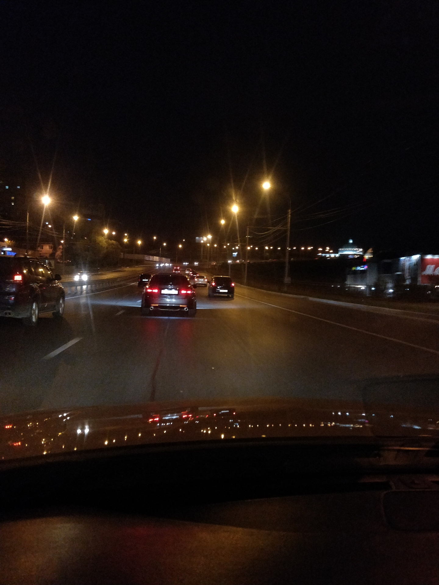 Ночной выезд. Ночные покатушки 2022. Ночной вид из машины. Вид с машины на дорогу ночью. Вид из машины на ночной город.