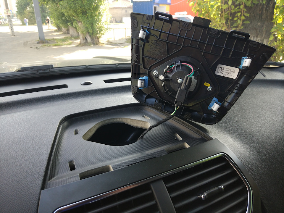 Фронтальный динамик на рестайл — Ford Explorer (5G), 3,5 л, 2018 года ...