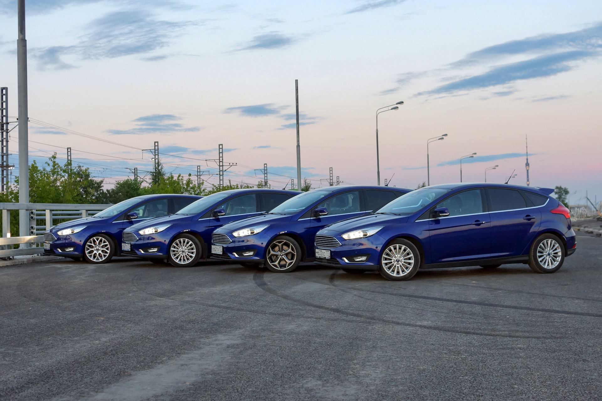 Фф bluebird. Ford Focus 2 Dark Blue. Deep Impact Blue Ford. Ford Focus Deep Impact Blue. Форд фокус 3 синий.