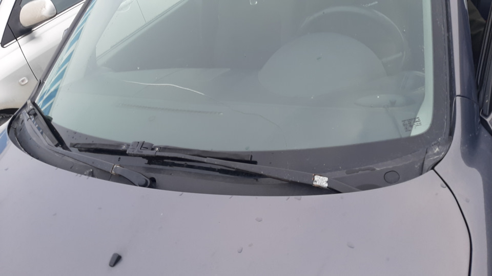 Замена лобового стекла — Mazda 3 (1G) BK, 2 л, 2008 года | другое | DRIVE2