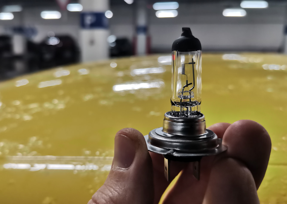 Fabia ближний свет. Диодные лампы Шкода Фабия 1. Индикатор неработающей лампочки Шкода. Тип ламп Шкода Фабия. Каноково лампы.