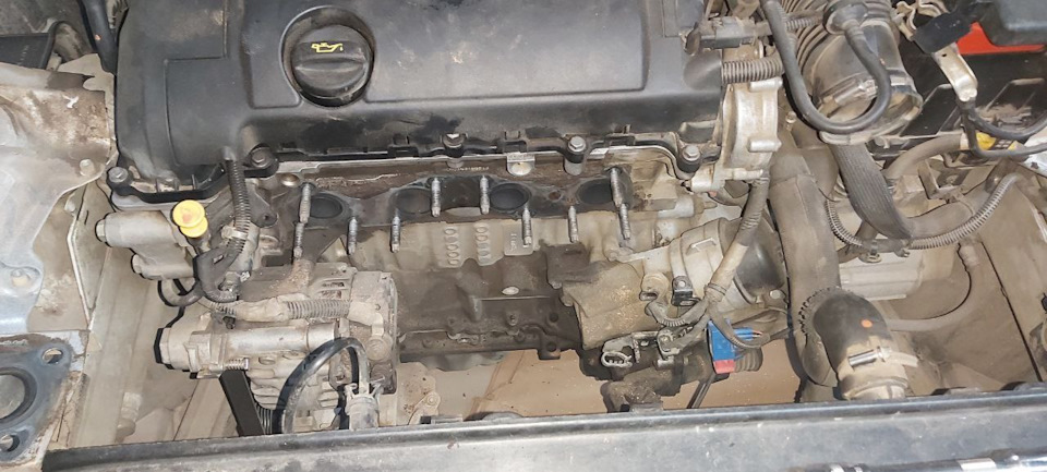 Замена прокладки масляного стакана Пежо 308 — Peugeot 308 (1G), 1,6 л ...