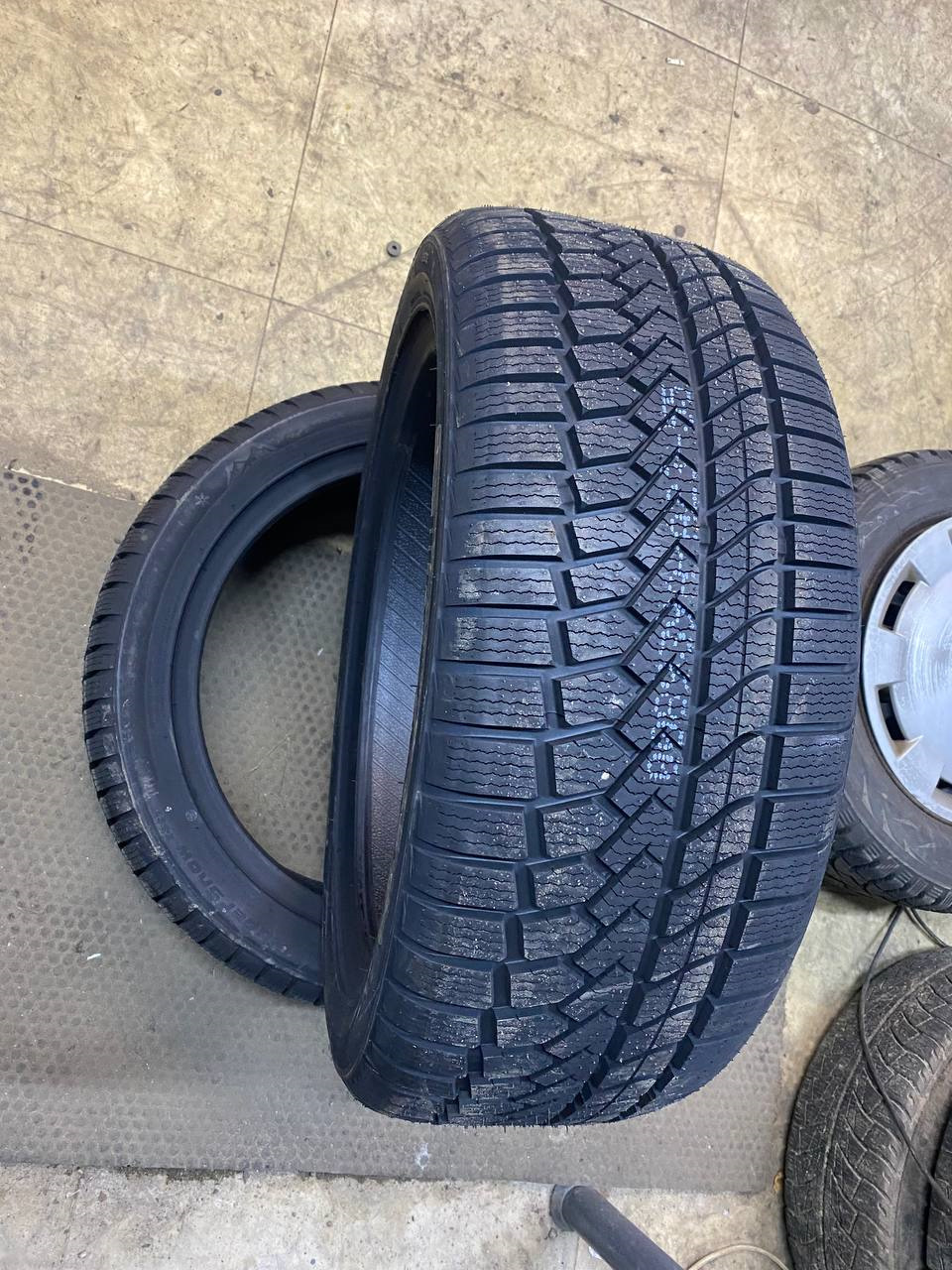 Непредвиденная замена резины — Ford Fusion (2G), 2,7 л, 2017 года ...