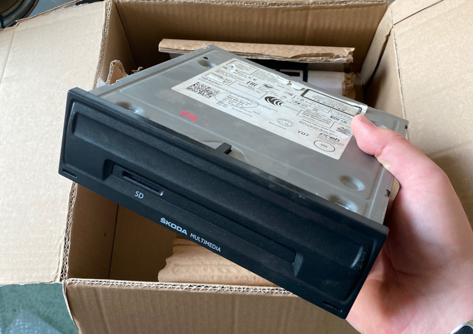 Как подключить штатную магнитолу шкода рапид