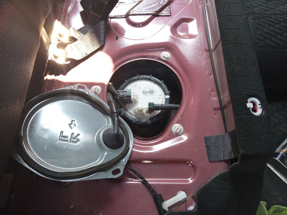 7. Замена фильтра тонкой очистки — Nissan Tiida (2G), 1,6 л, 2015 года ...