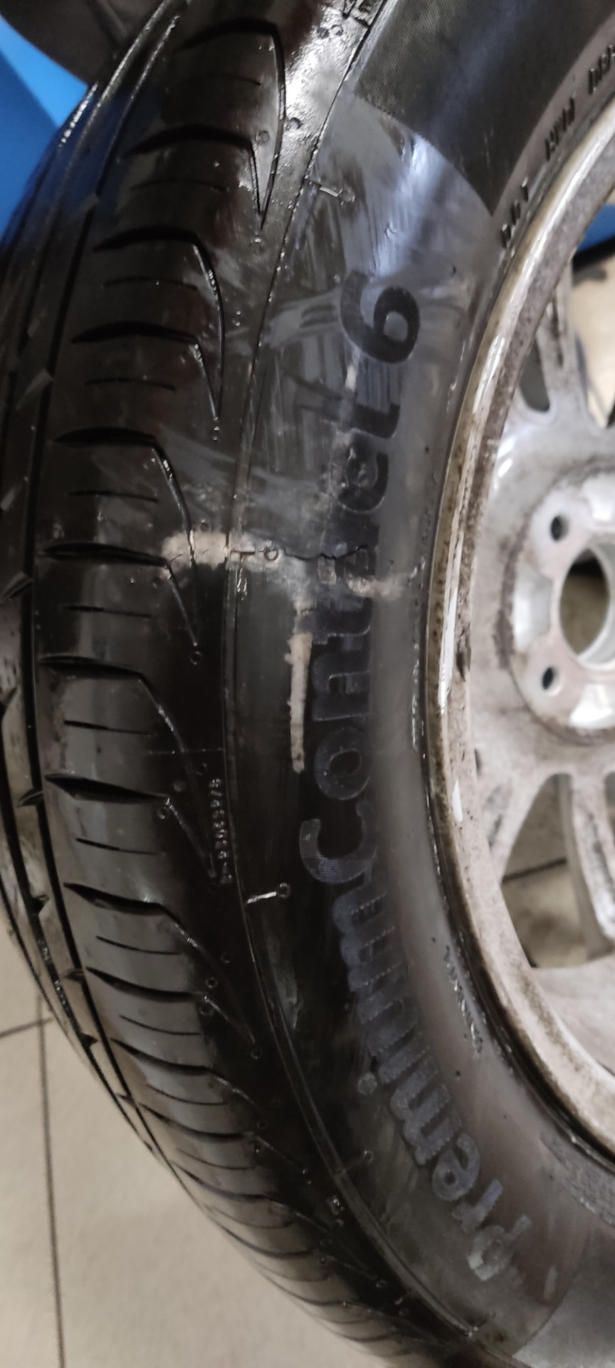 Боковой порез. Менять или нет? Как такое вообще случилось? — Lada Vesta ...